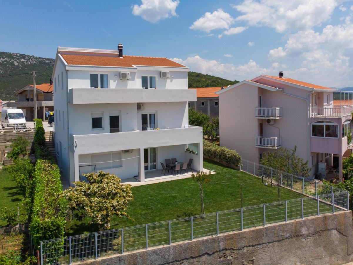 Apartmani Mate نيوم المظهر الخارجي الصورة