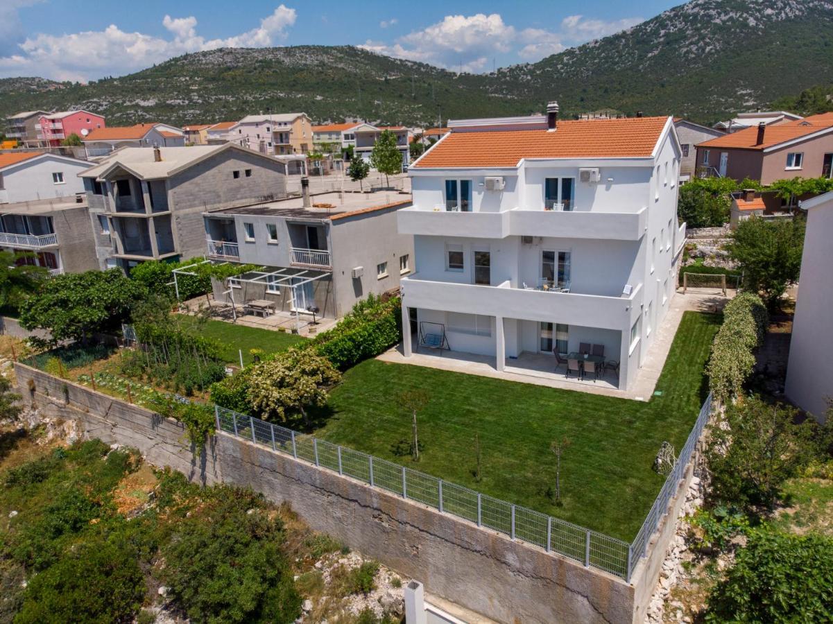 Apartmani Mate نيوم المظهر الخارجي الصورة