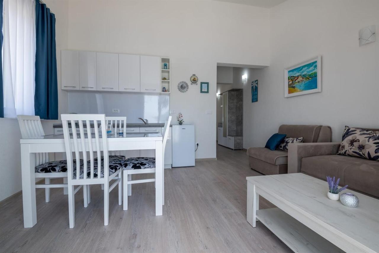 Apartmani Mate نيوم المظهر الخارجي الصورة